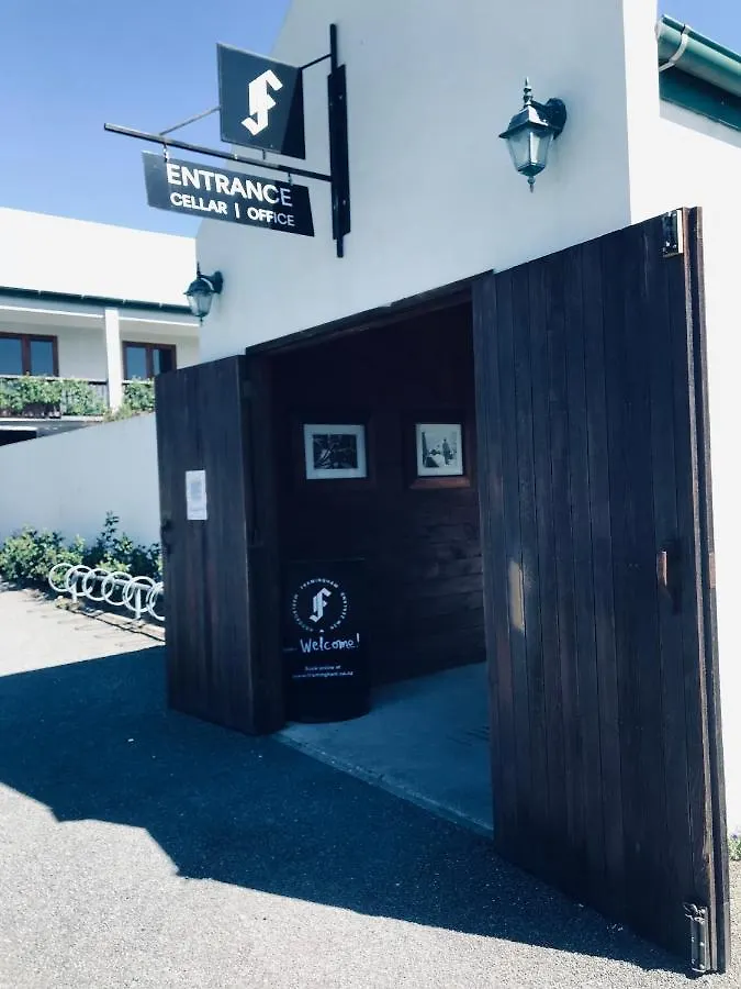 Te Waiharakeke Holiday Home Blenheim