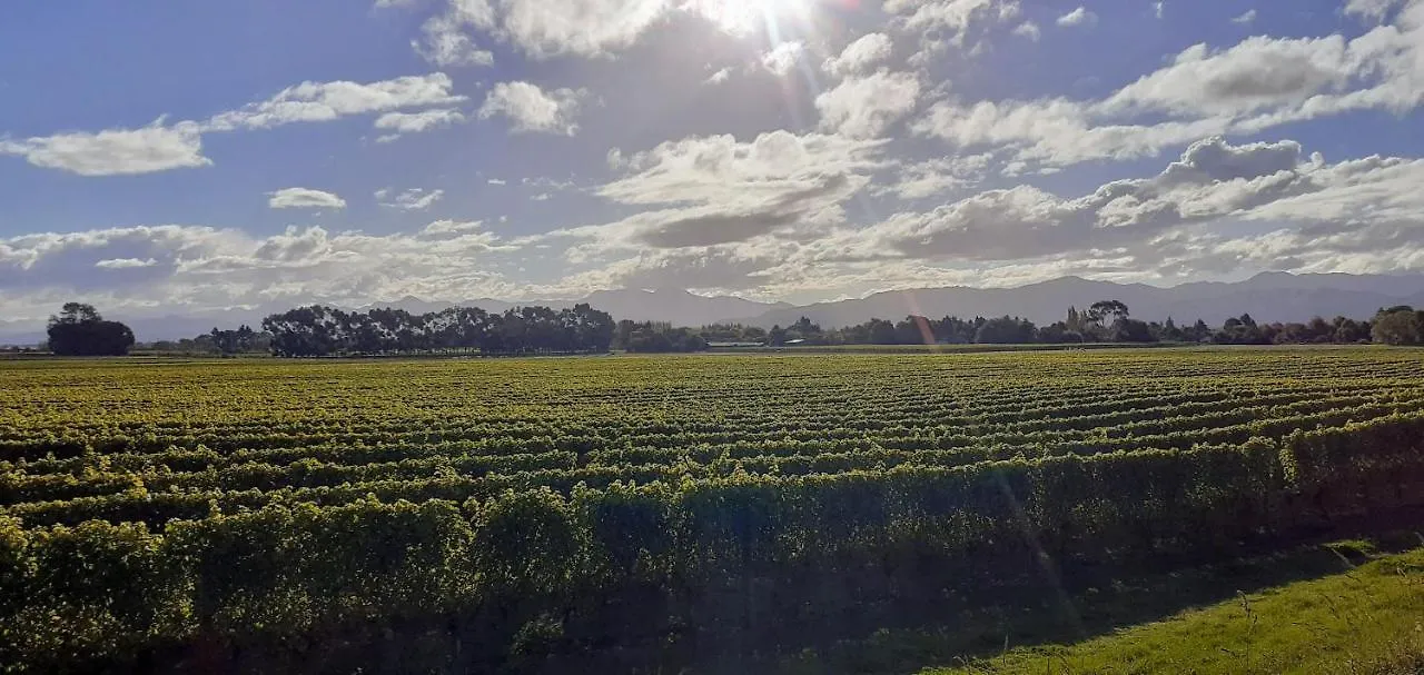 Te Waiharakeke Holiday Home Blenheim New Zealand